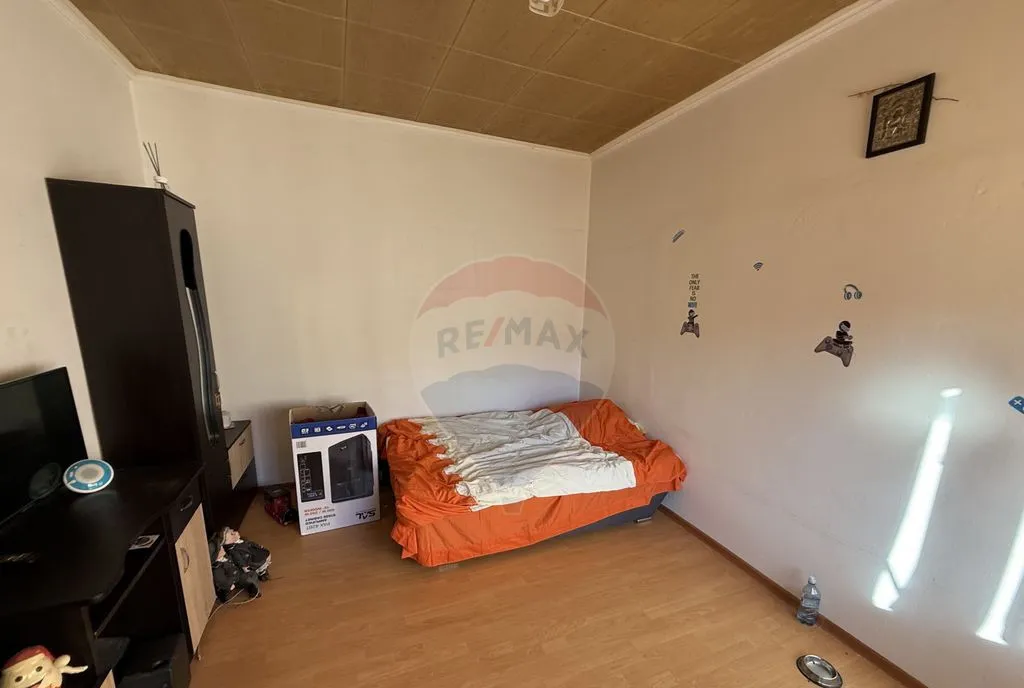 Casa de vanzare in centrul orasului Campulung la pret