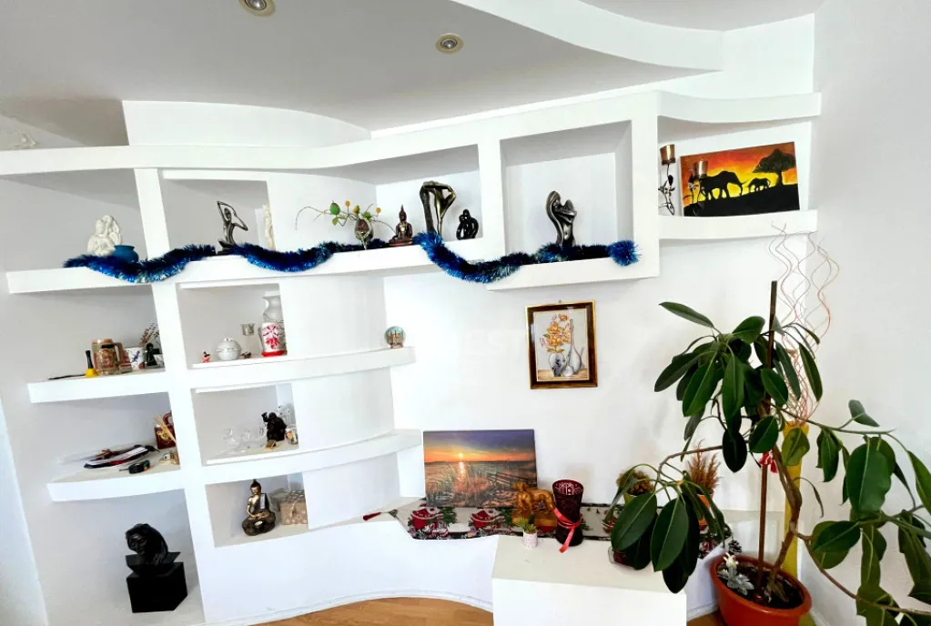 Apartament 3 camere decomandat zona Poitiers Complex Sir