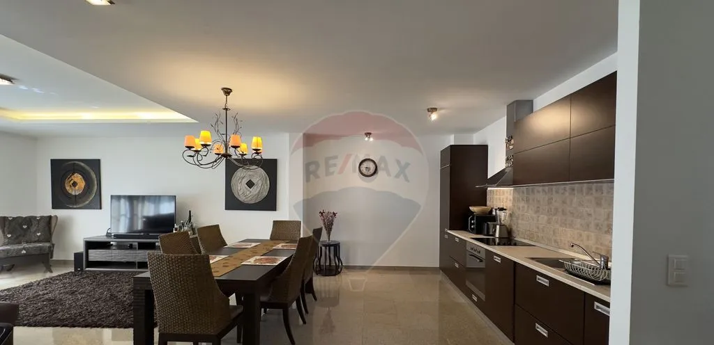 De vanzare Apartament 4 camere 126 mp piscina otopeni/pet