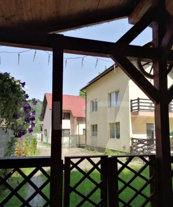 Casa cu 6 camere cu piscina si foisor Brasov