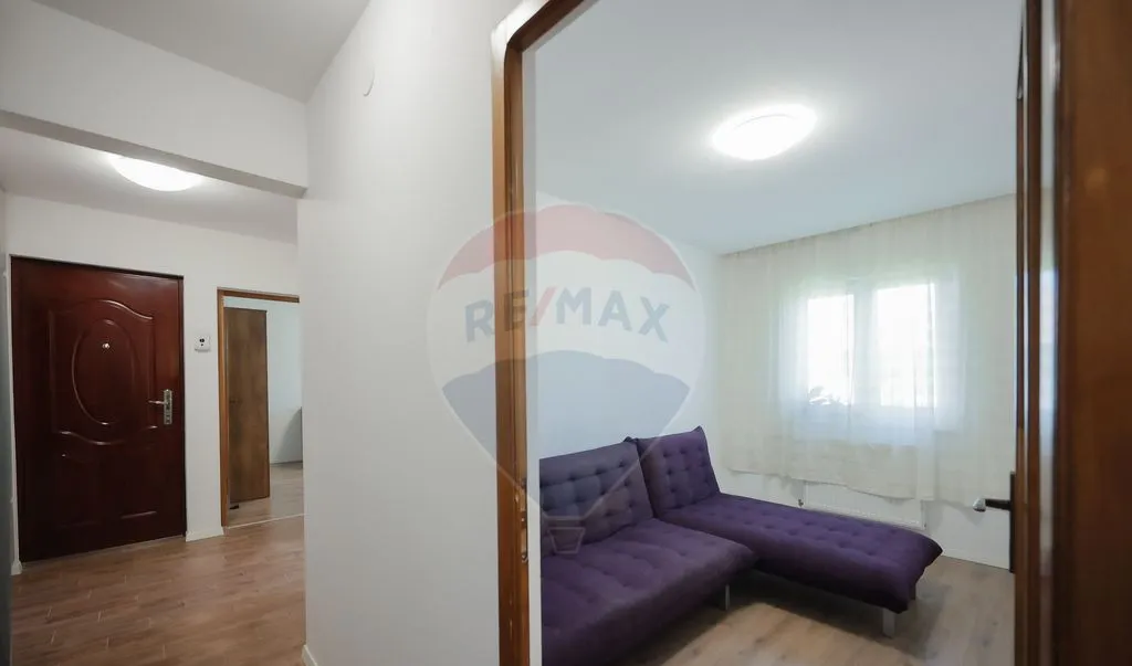De vanzare apartament pb 3 camere Rogerius renovat C