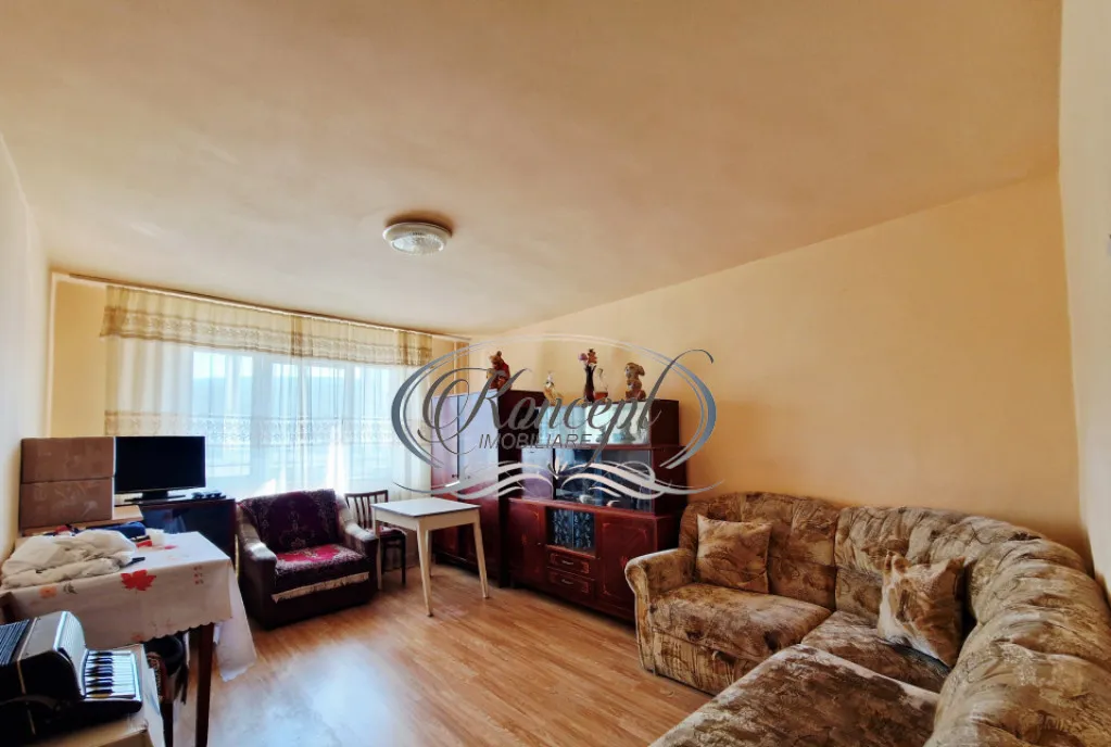 Apartament cu potential orientare sud est 2 balcoane zona