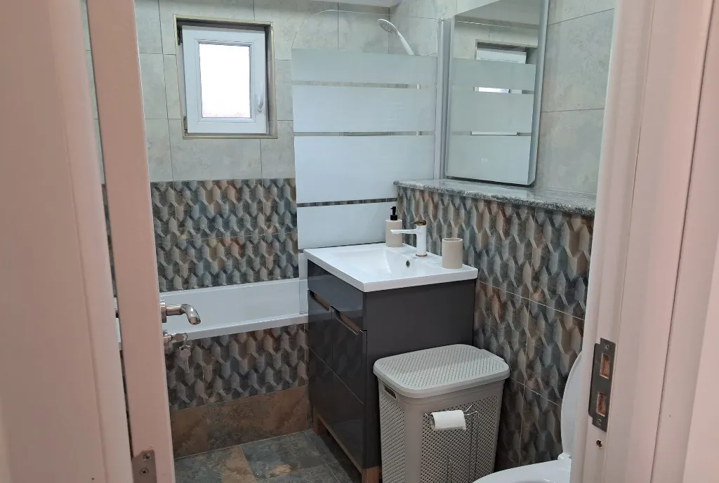 Inchiriez apartament 2 camere Brazda lui novac