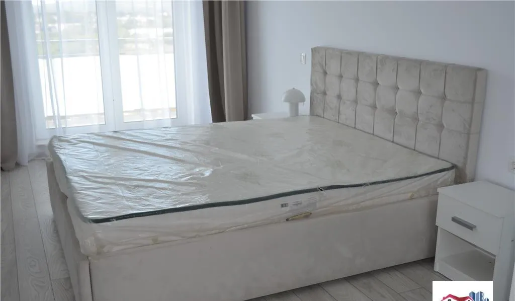 Ap 2 Camere Mobilat si Utilat cu Parcare Privata de Inchiri