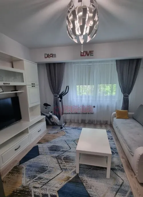 Piata Resita apartament modern 3 camere