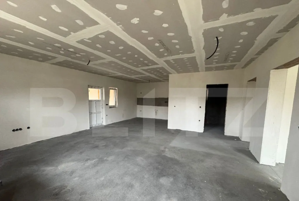 Casa cu 3 camere de vanzare 100mp teren 500 mp in Lazuri