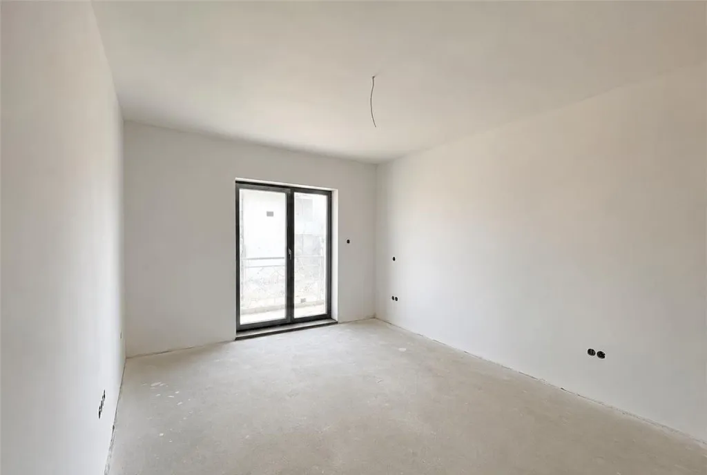 Decomandat etaj2 bloc nou 67 mp 2 balcoane parcare prop