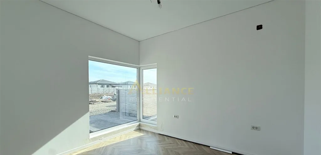 Casa 4 camere 2 bai 371 mp teren