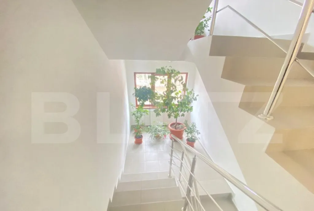 Casa de 630 mp si teren 600 mp mobilata si utilata zona Ce