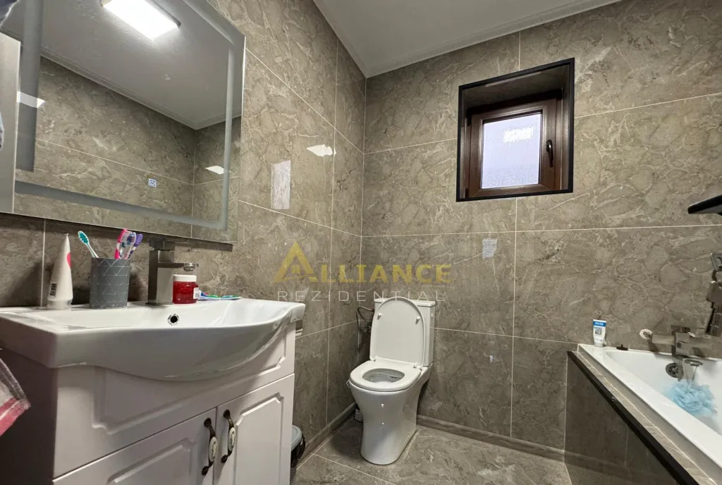 Casa 4 Camere 2 Bai Teren 325 mp
