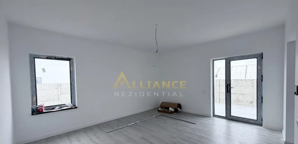 Casa P M 4 camere 320mp teren