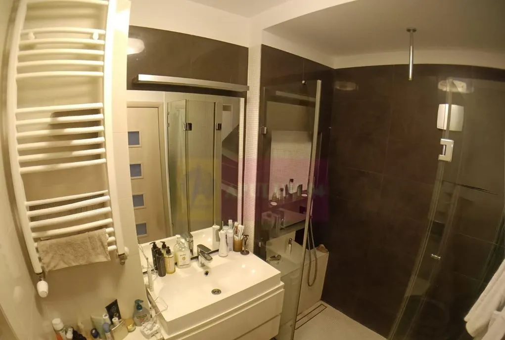 Apartament 2 camere pe bd Unirii cu intrare fata