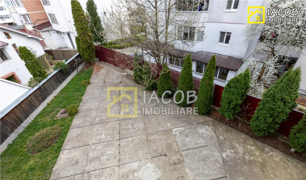 1/2 Duplex S D P 2E 455 mp in zona centrala a mun Bacau
