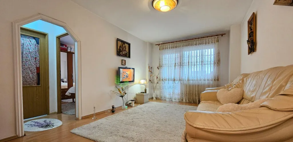 Studio lux zona Coresi mobilat si utilat lux parcare 137700