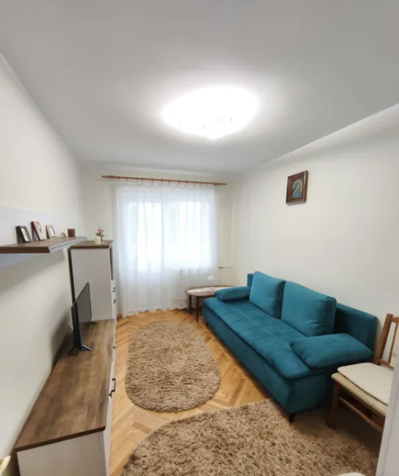 Apartament 3 camere 55 mp intermediar parca