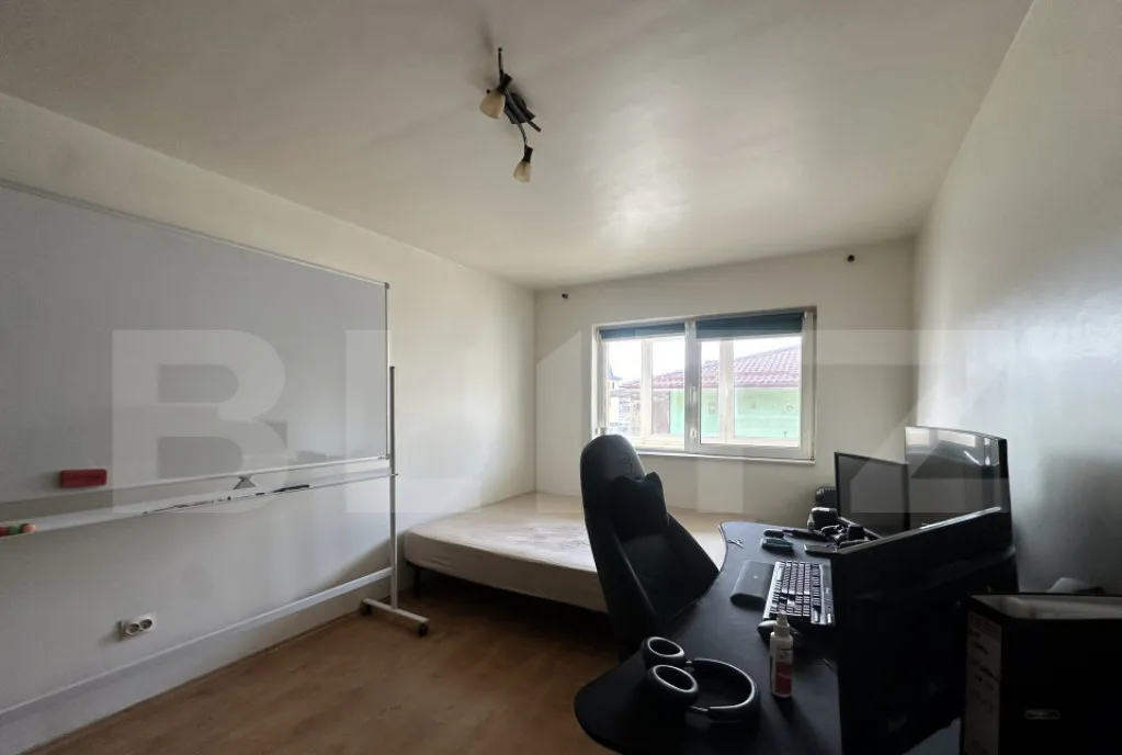 Apartament 4 camere 125 mp utili parcare strada