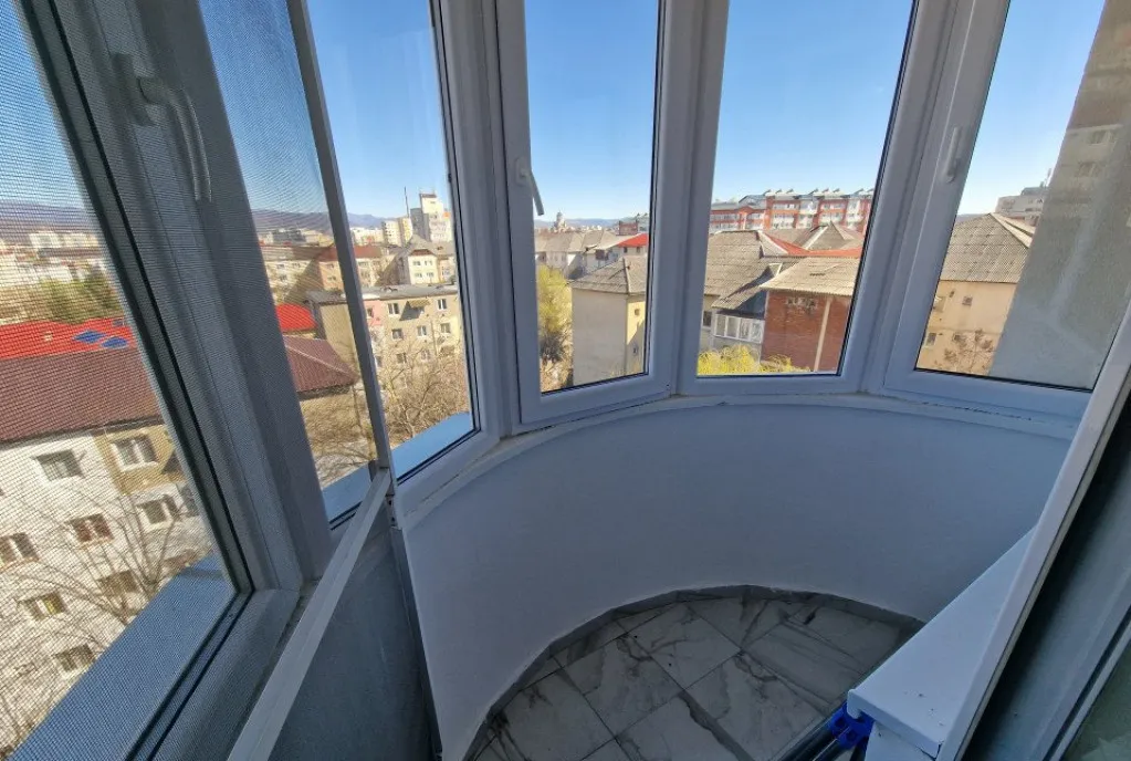 Vanzare apartament cu 2 camere 48 mp zona Garii semidecom