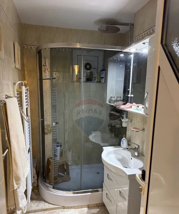 Apartament cu 3 camere de vanzare in Centrul orasului