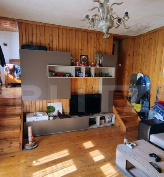 Apartament cu 3 camere semidecomandat 80 mp utili zona Ar