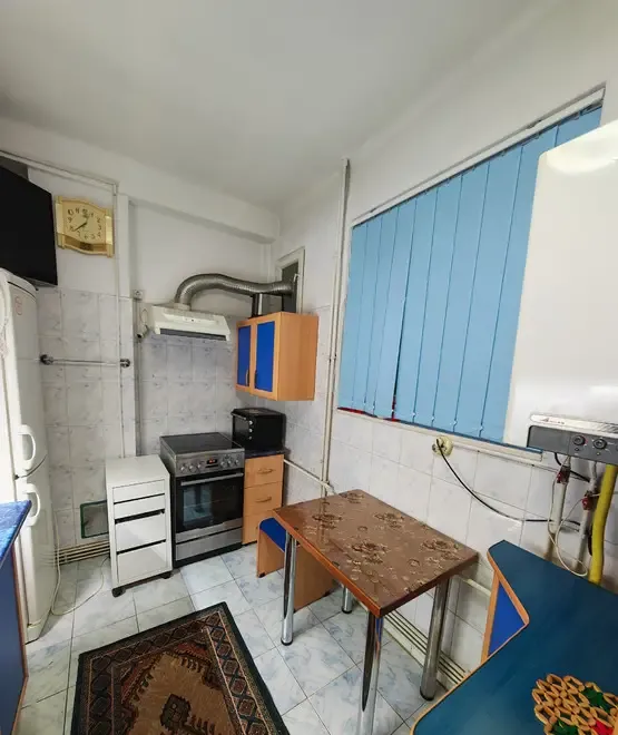 Vand apartament 2 camere decomandate et 2/3