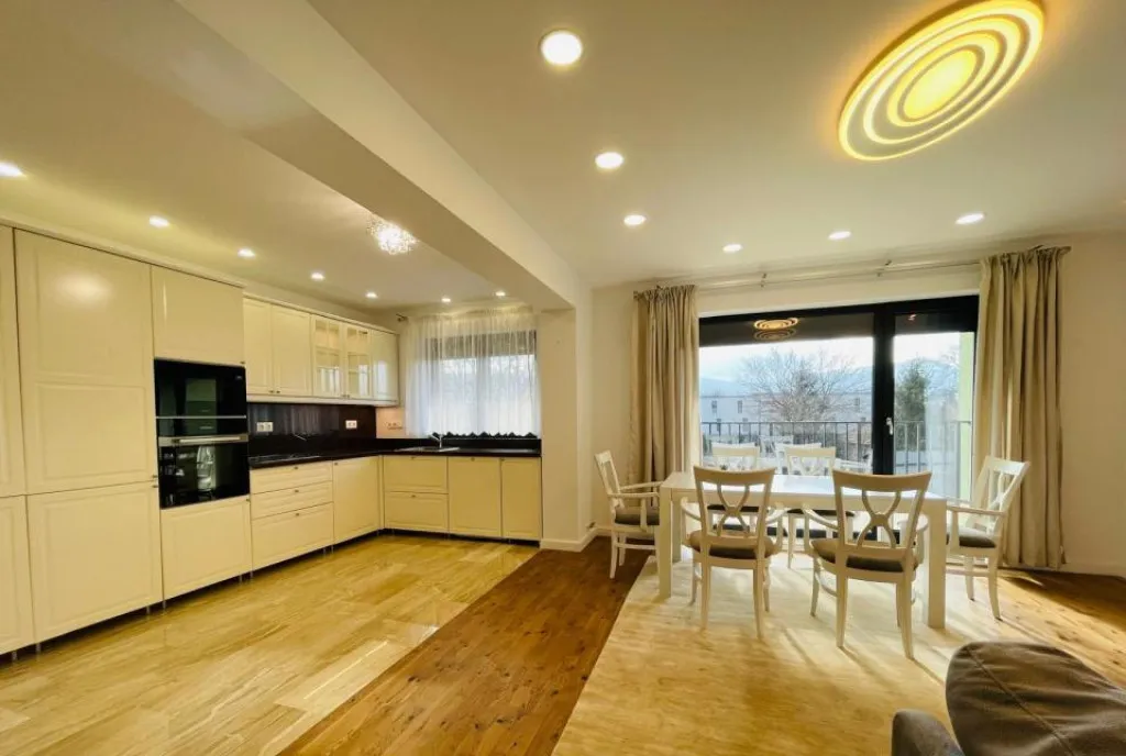 Apartamet 2 camere 85 mp Bartolomeu Nord