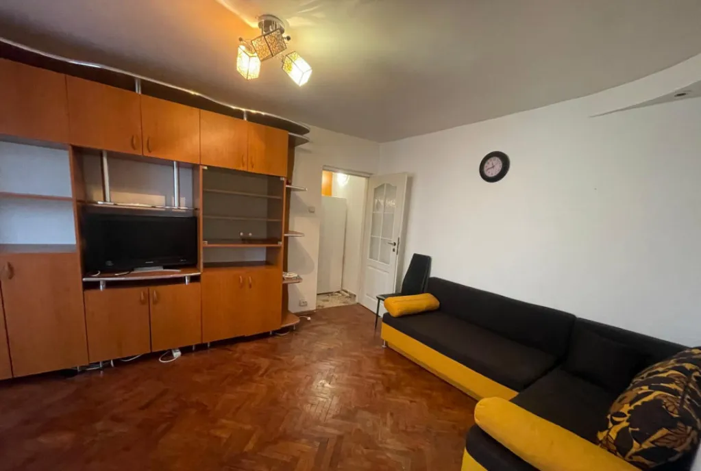 Apartament 2 camere 41 mp Craiovita Noua zona Statia 30
