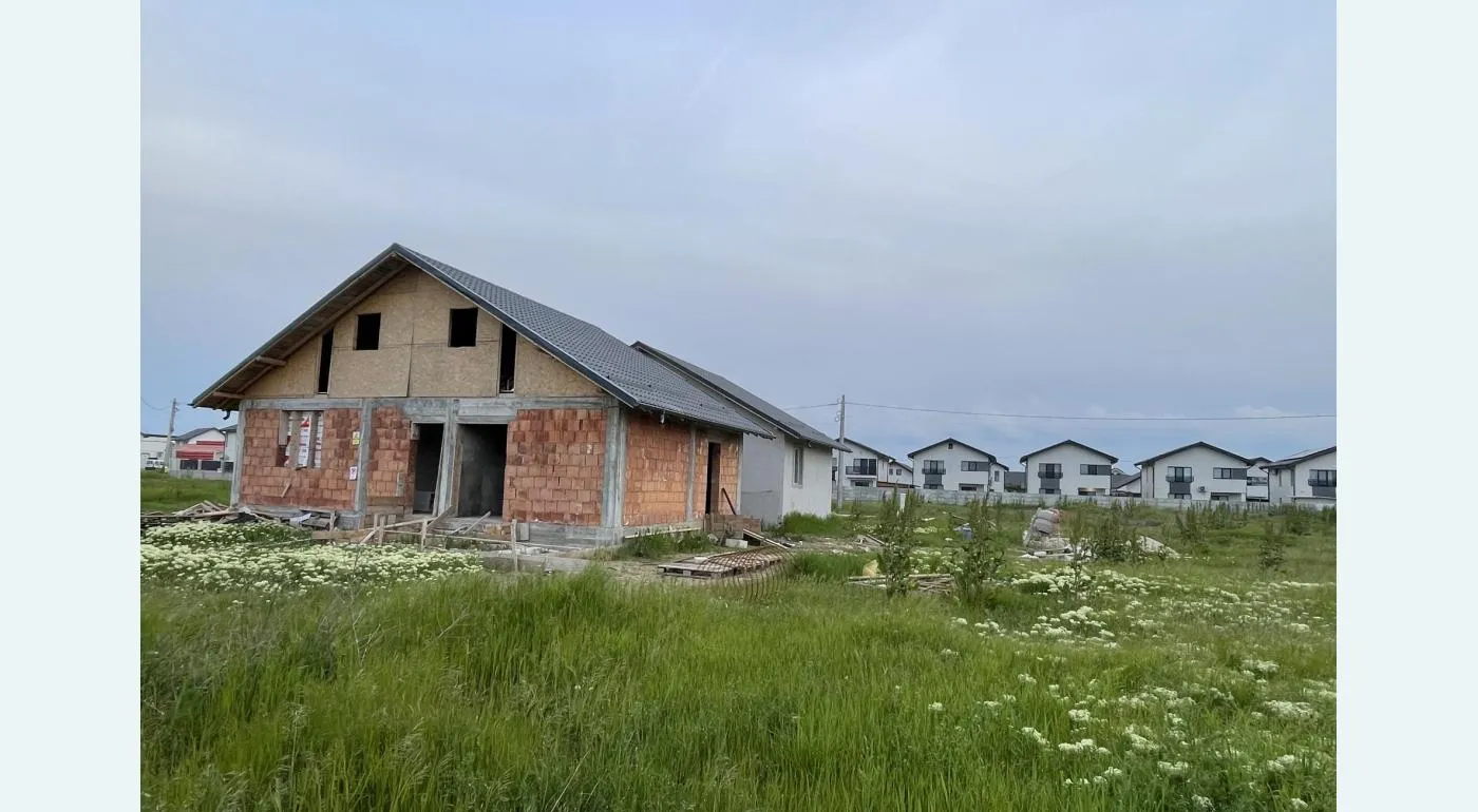 Vand casa Oras Pantelimon la alb sau la cheie