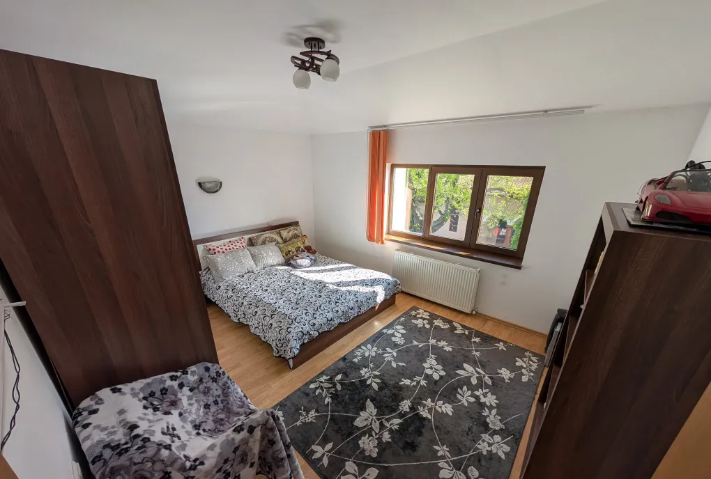 Vand Casa P M in Ploiesti Zona Sala Sporturilor