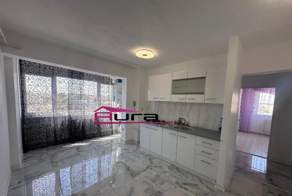 Apartament 3 camere Str Sabinelor
