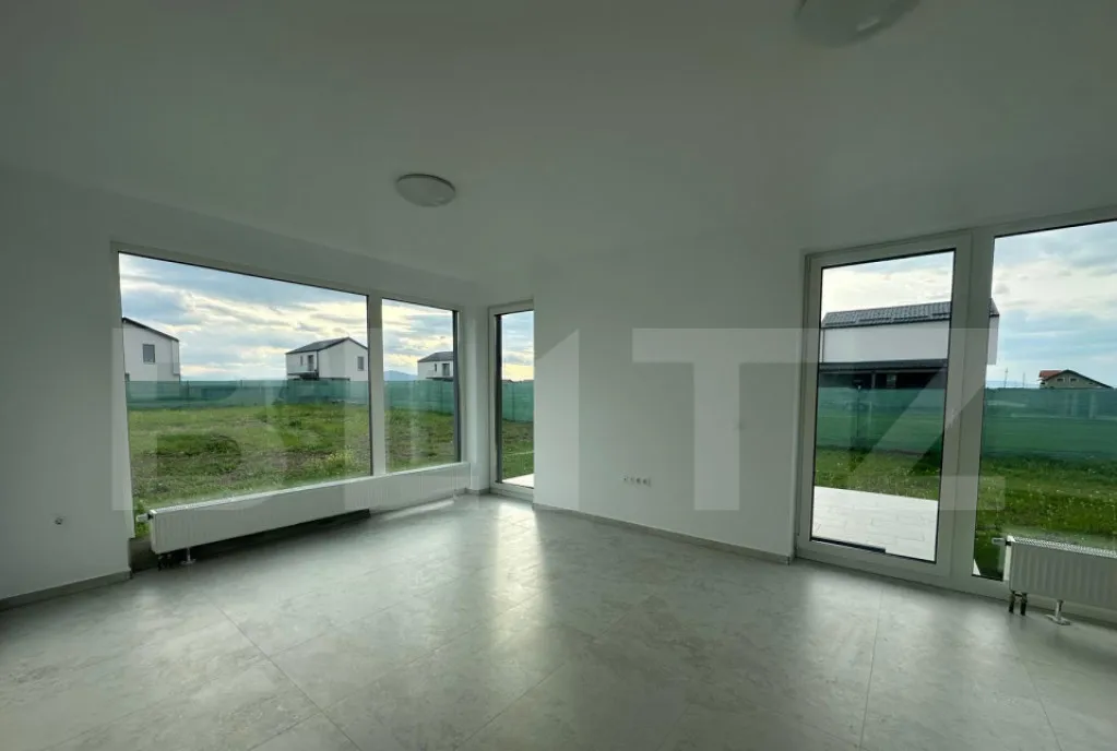 Casa noua cu design modern 90 mp utili Gradina 680 mp