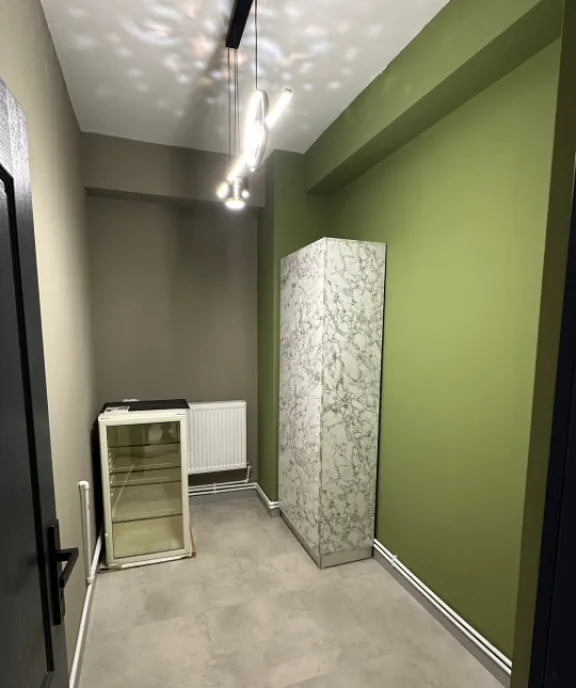 Spatiu comercial 60 20 mp zona Rovine