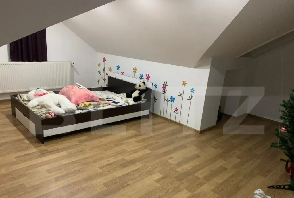 Casa cu garaj 200mp utili teren 450mp in Chis