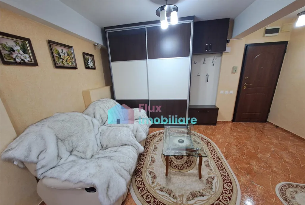 Apartament cu 4 camere G Enescu etaj 3