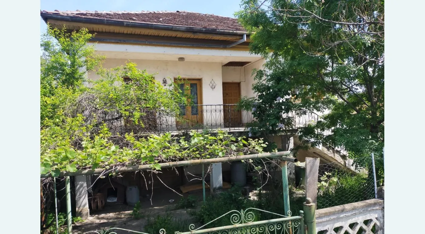 Casa de renovat teren de vanzare incl piscina