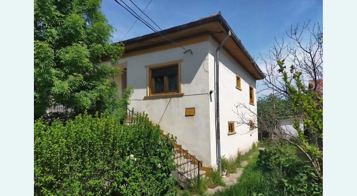Casa de renovat teren de vanzare incl piscina