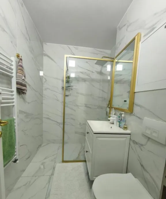 Apartament 3 camere 64mp parter zona Penny Radauti