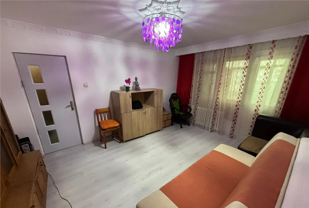 Zona Cora 2 Camere etaj 1