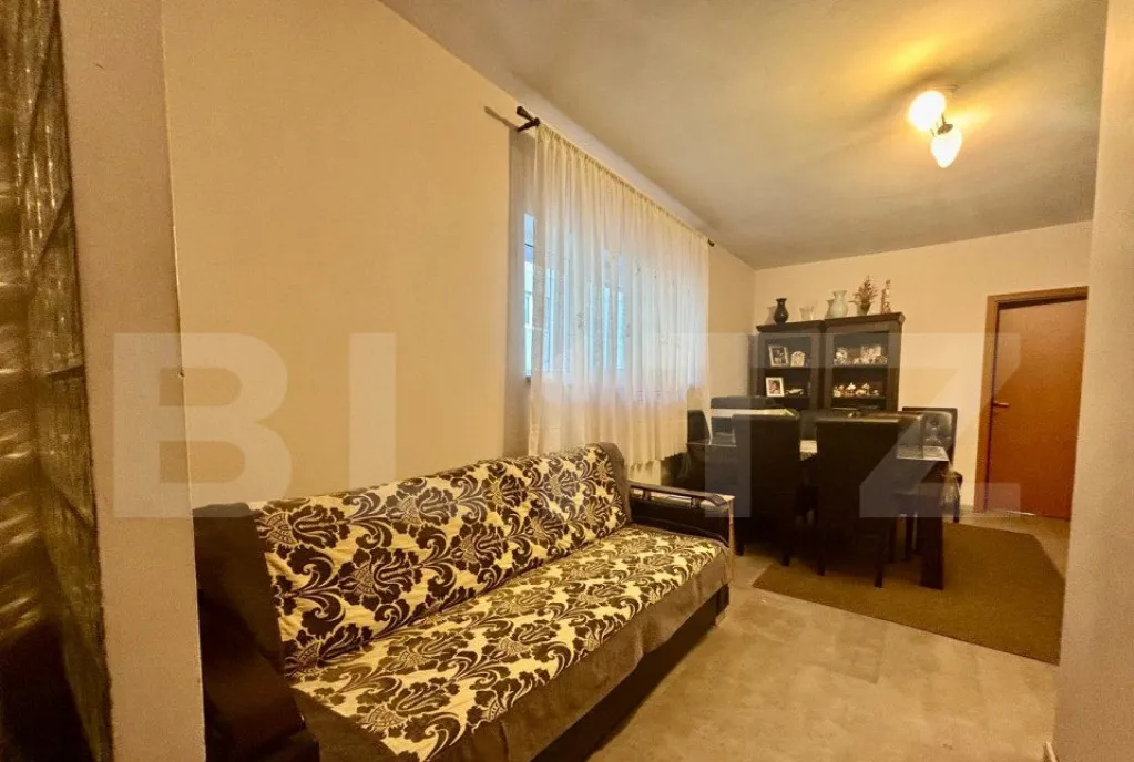 Apartament cu 3 camere 73 mp etaj 1 parcare zona Constan