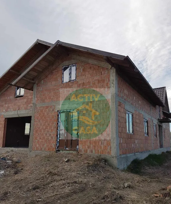 Casa de vanzare la doar 12 km de Roman