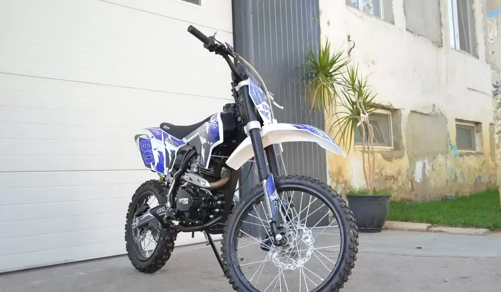 Motocross Model Hurricane V2 Motor 1