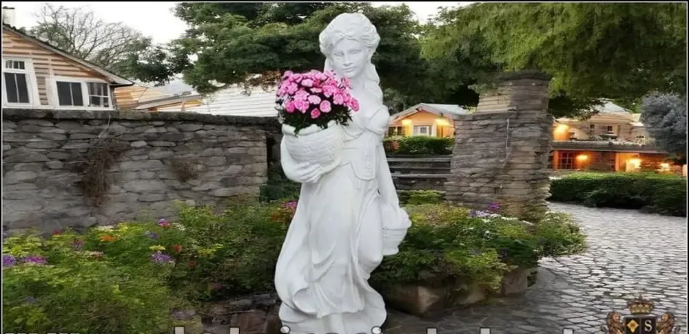 Statueta fata cu cosulete alb model S23