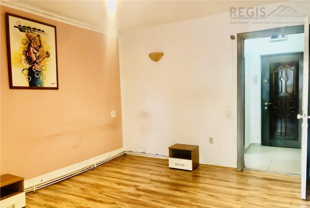 Garsoniera cu balcon judetean strada Traian Astra