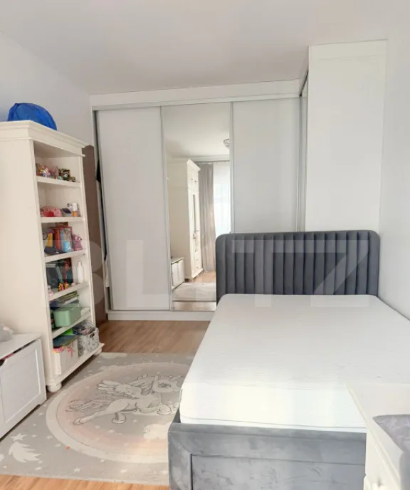 Apartament cu doua camere etaj intermediar parcare inclusa