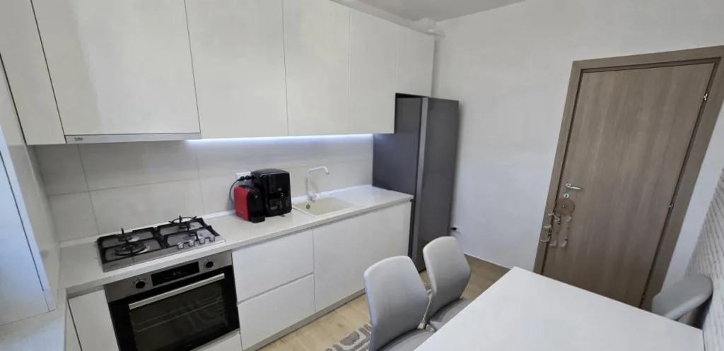 2 camere l bloc nou l Metrou Pacii 16 min