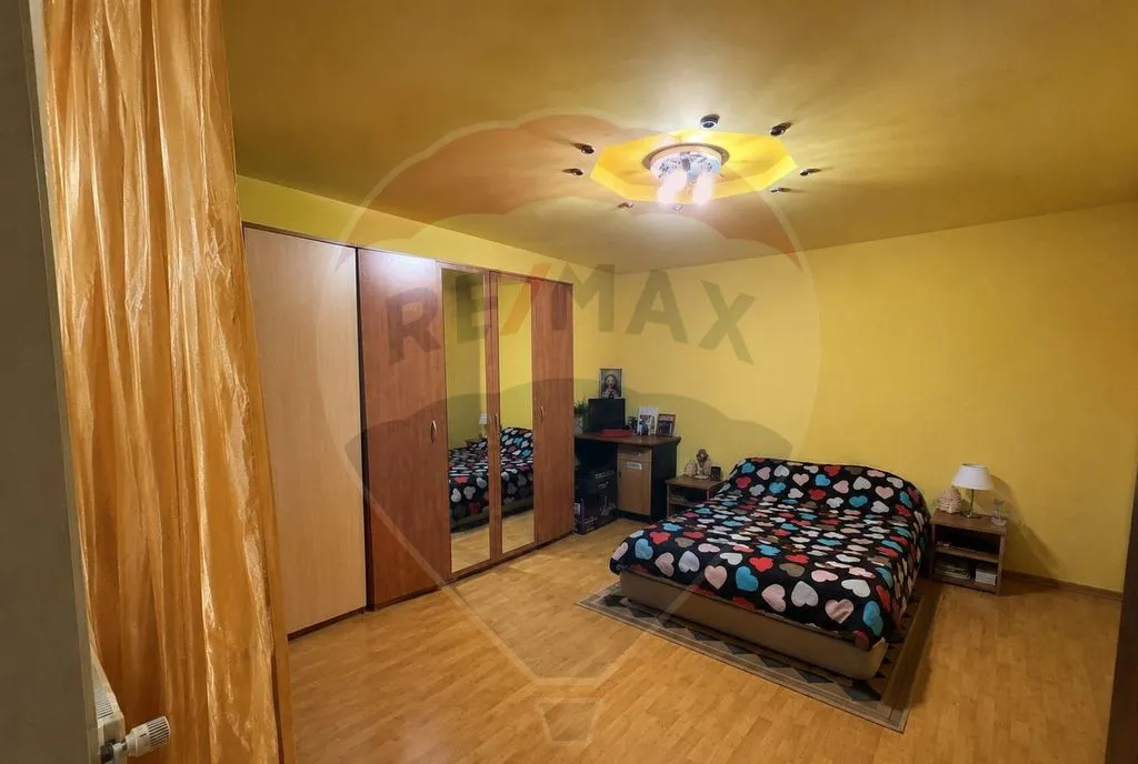 Casa spatioasa cu garaj Mogosoaia foarte aproape d