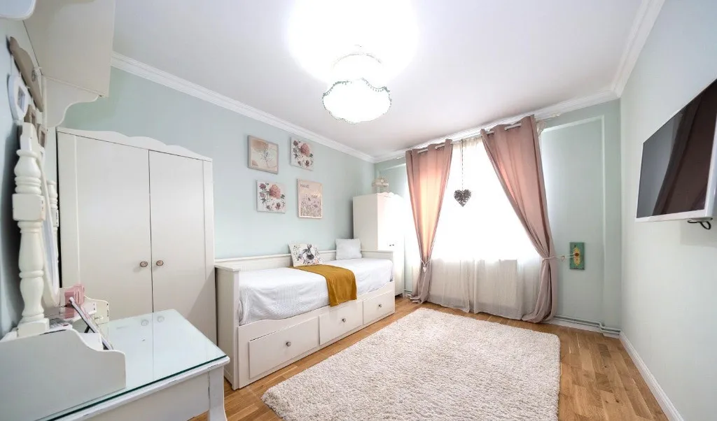 Apartament 3 camere - Astra Etaj 1 Complet renovat Mobilat