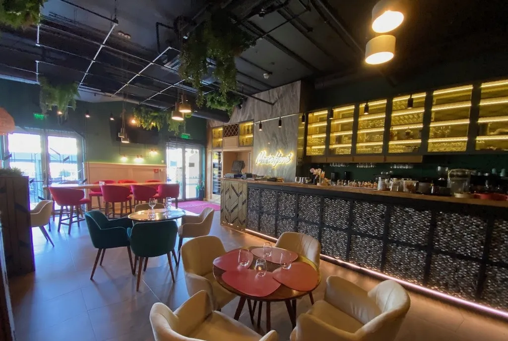 Spatiu comercial la rosu Ilie Petre Chiajna