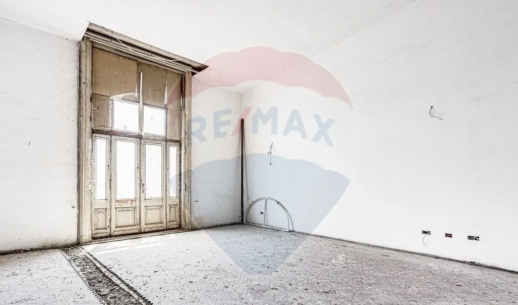Apartament spatios de vanzare in Palatul Neuman ultracen