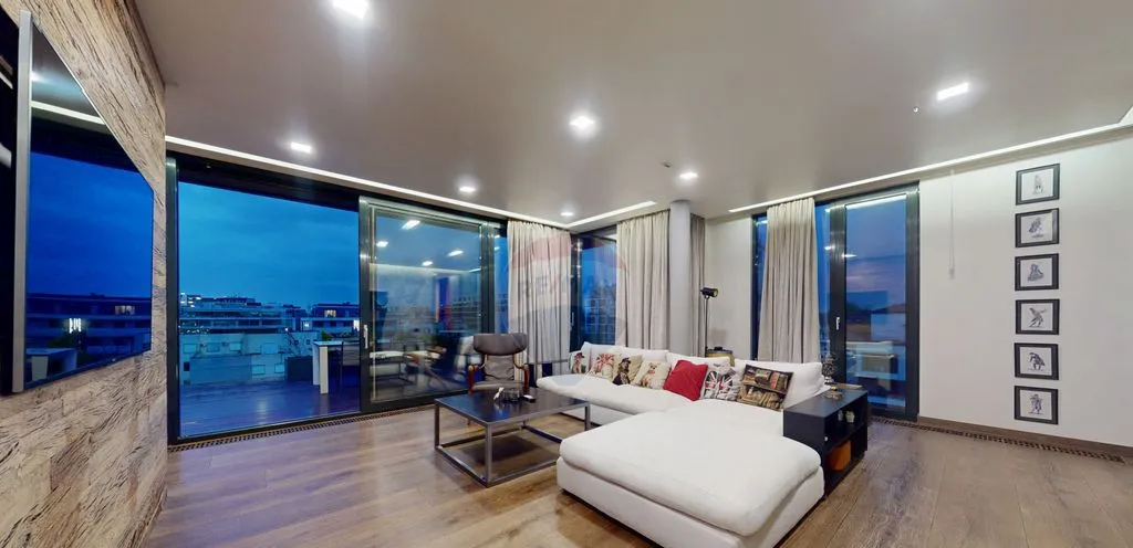 Penthouse exclusivist Floreasca singur pe etaj vede