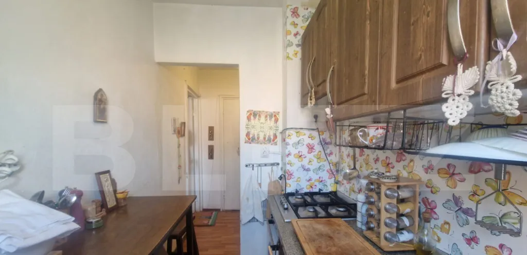 Apartament cu 3 camere semifinisat 48 45 mp zona Primarie